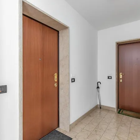 Appartamento Duke - - By Host4u San Donato Milanese