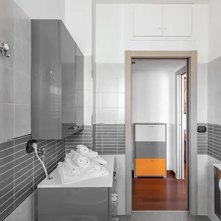 Duke - - By Host4u Daire San Donato Milanese
