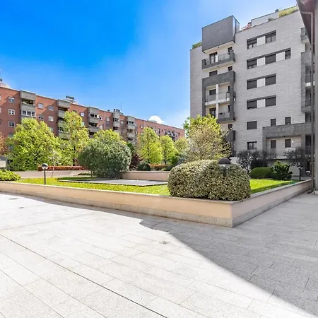 Duke - - By Host4u San Donato Milanese